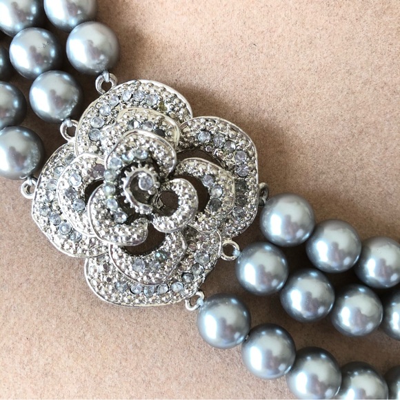 🤩 3 strand faux pearls necklace - Picture 2 of 4